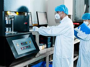 精於(yu)研(yan)發(fa)