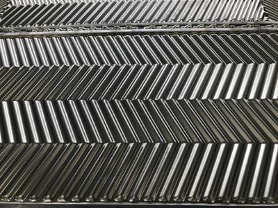 板式換熱器(qi)板片穿孔的(de)原(yuan)因(yin)